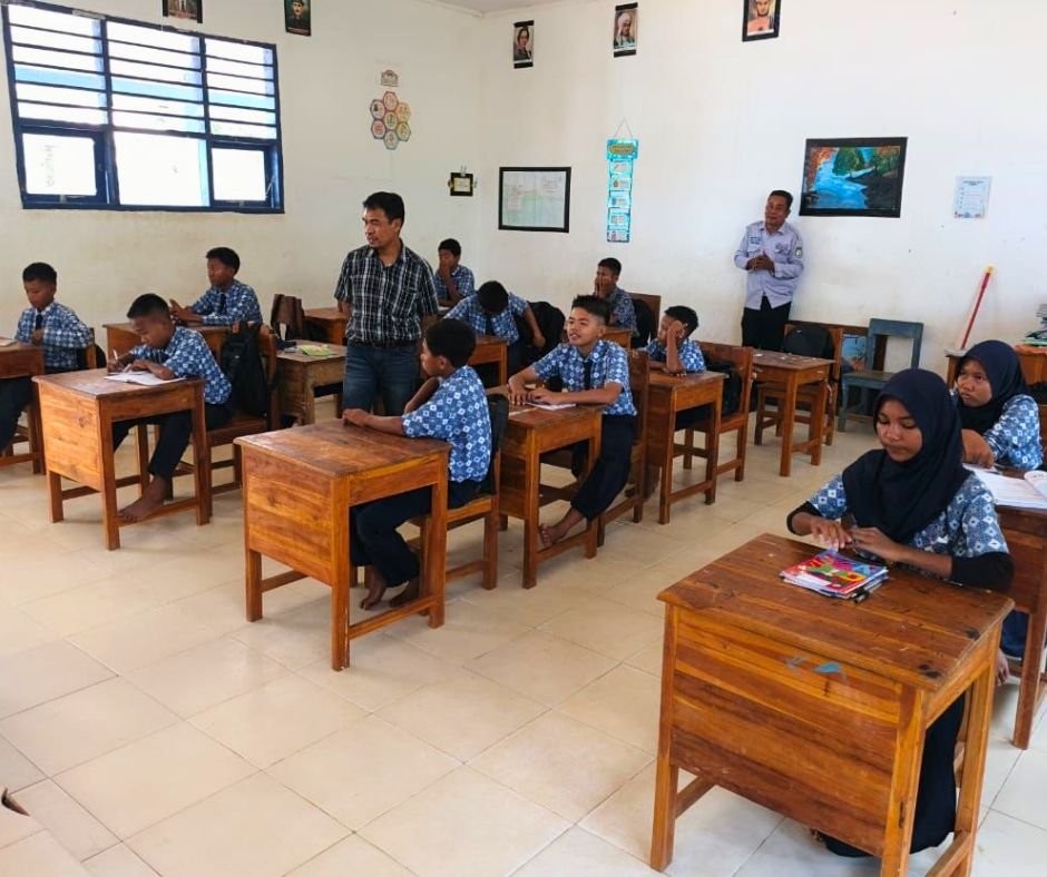 Kegiatan perkenalan program kepada pelajar, pemuda dan Karang Taruna.