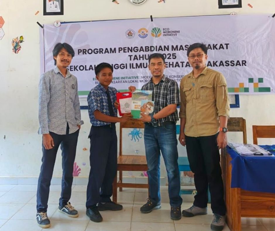 Pemberian Modul, Cinderamata, dan Komik Edukasi program kepada remaja SMP dan karang taruna